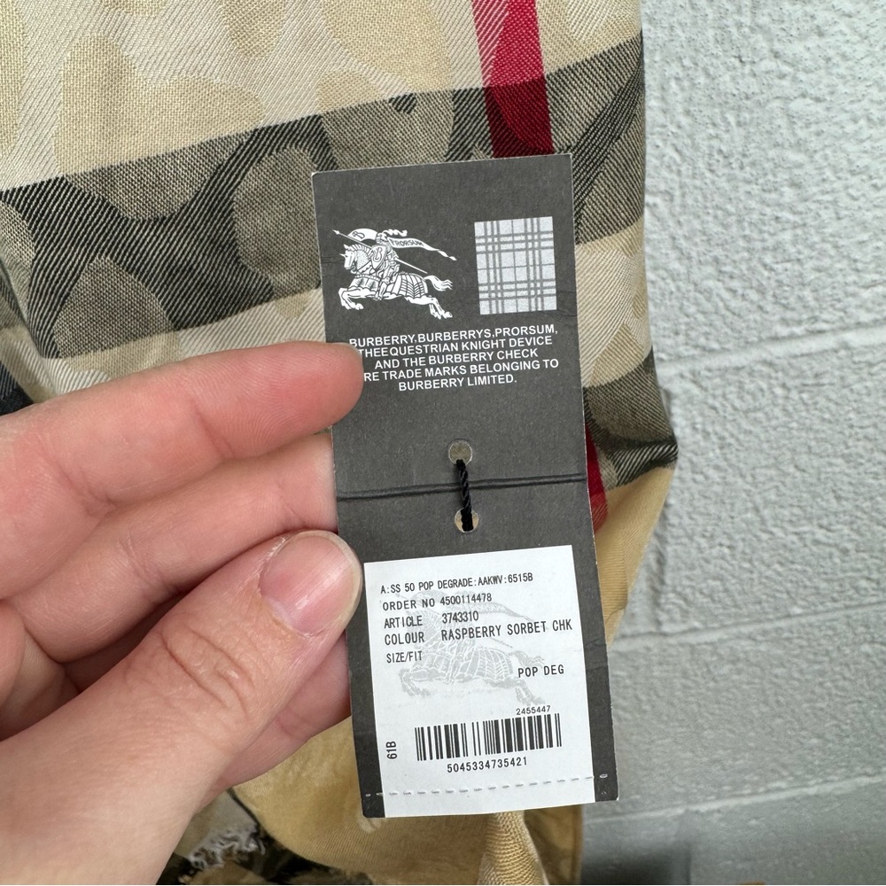 Burberry Cashmere Leopard Check Scarf – Raspberry Sorbet Check – Scotland - Picture 7 of 10